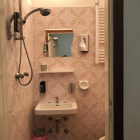 Criss Bed and Breakfast *
